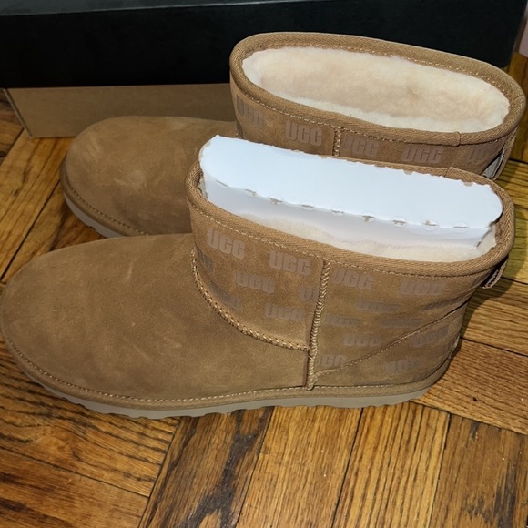 NIB UGG classic mini II UGg print boots men’s size: 11 main image 7
